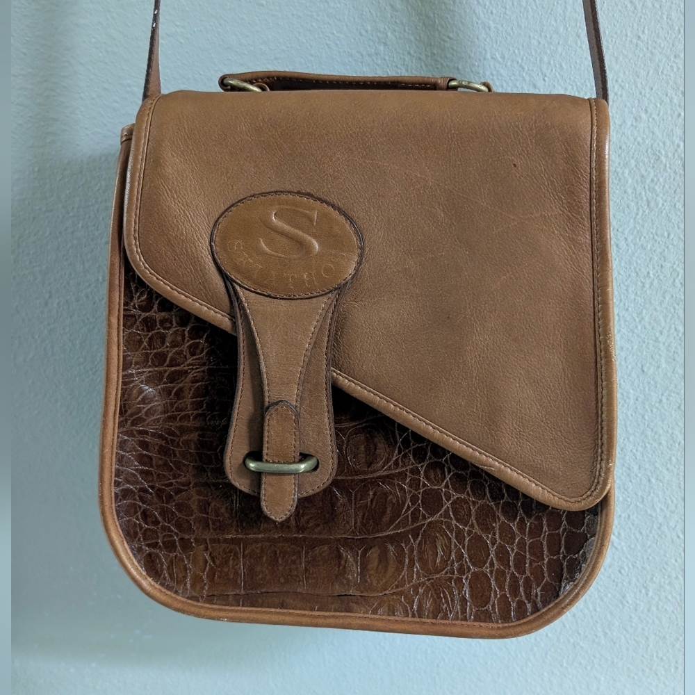 Skiathos Elegant Tan Leather Crossbody Bag - Picture 2 of 11